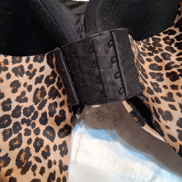 🎊Secret Treasures Leopard Print Padded Wire Bra - Picture 3 of 8